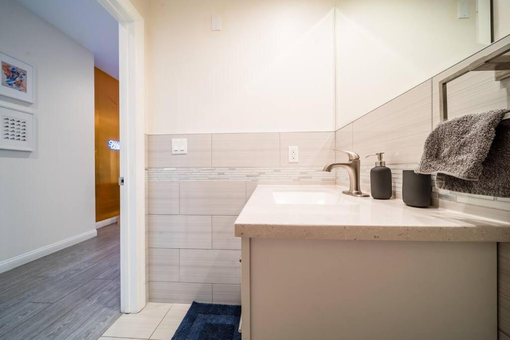 Appartement Hype Inspired Urban Escape 3 Bed By Sofi And Lax Los Angeles